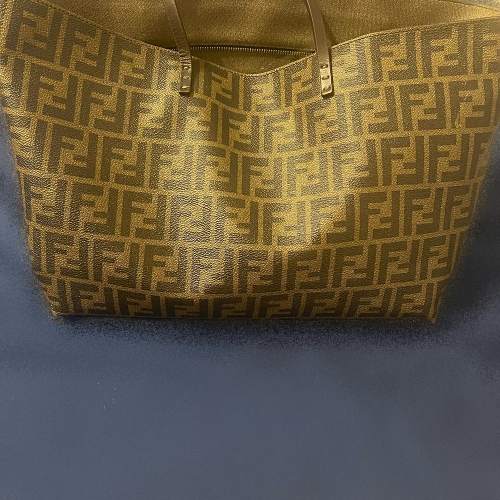 🤎🖤Beautiful Fendi Bag….🤎🖤 Great Condition
